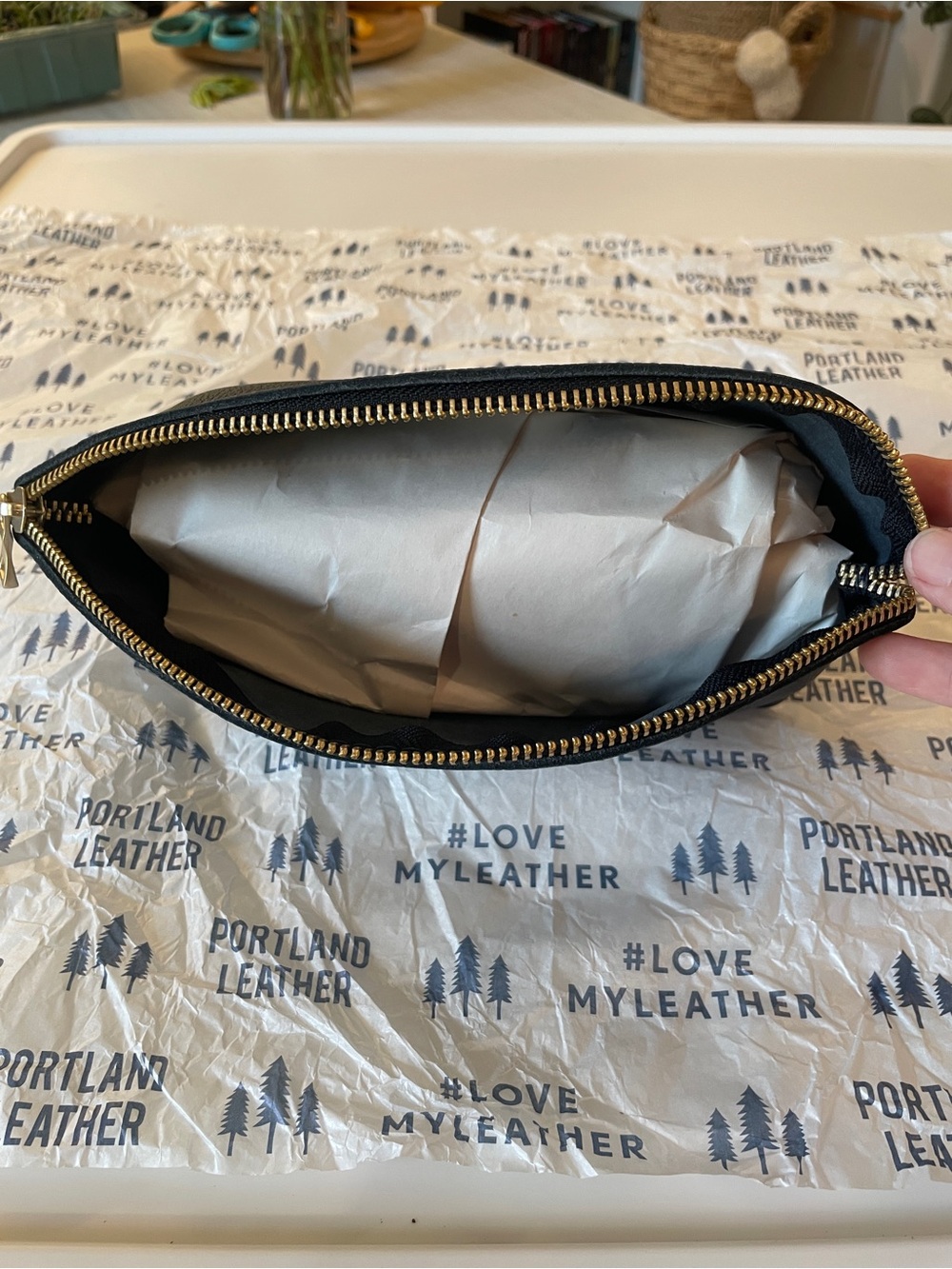 NEW* Portland Leather Black Pebbled Leather Cosmetic Pouch - Picture 3 of 5